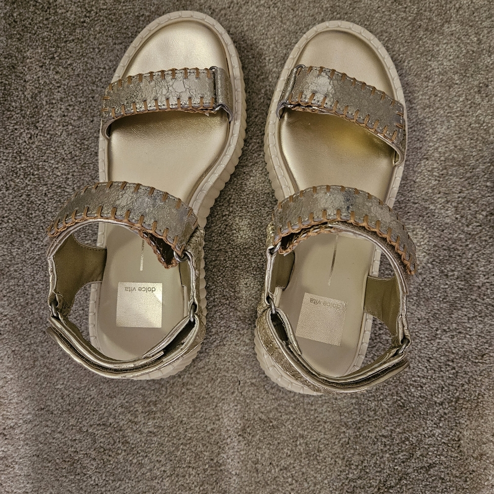 NEW size 6 1/2 Dolce Vita platinum distressed leather platform sandals